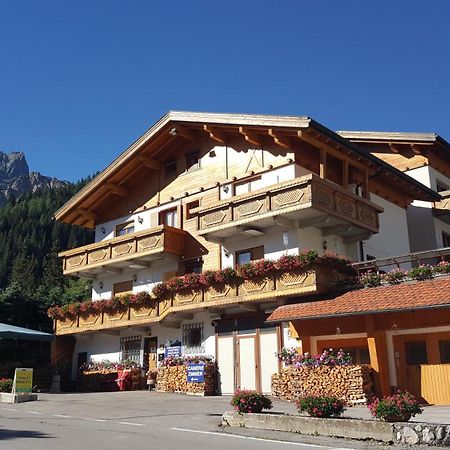 Chalet Brigitte B&B Arabba Eksteriør billede